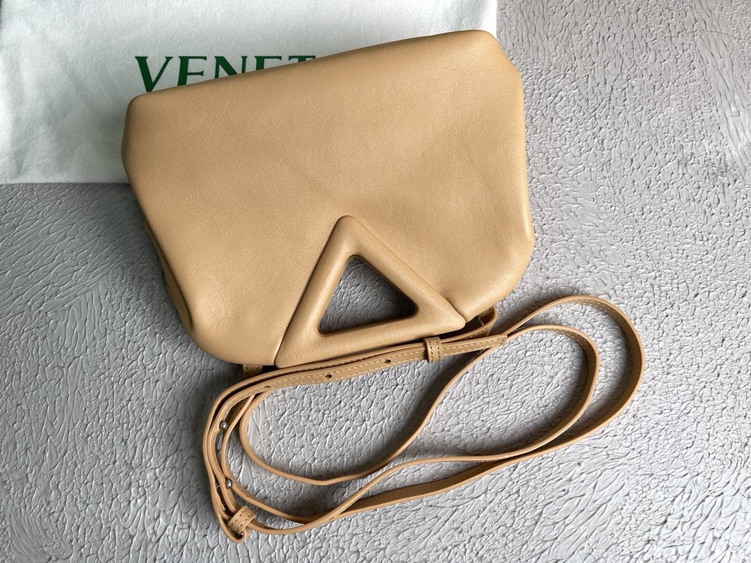 B0tt*ga Ven*ta Point Brown, For Women, Women’s Bags 8.6in/22cm
