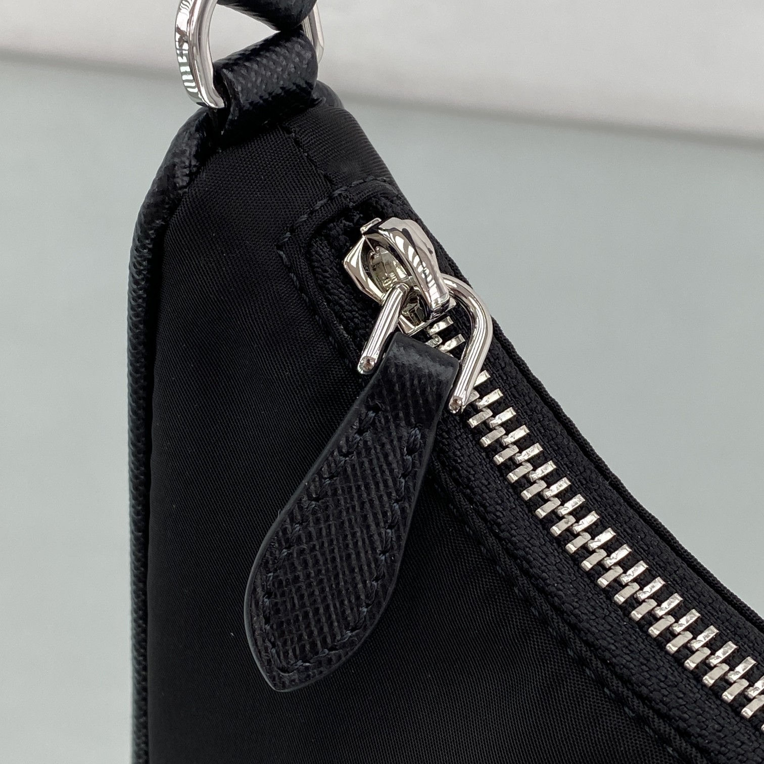 Pra*a Re-Edition 2005 Saffiano Leather Bag Black For Women, Women’s Bags 8.6in/22cm
