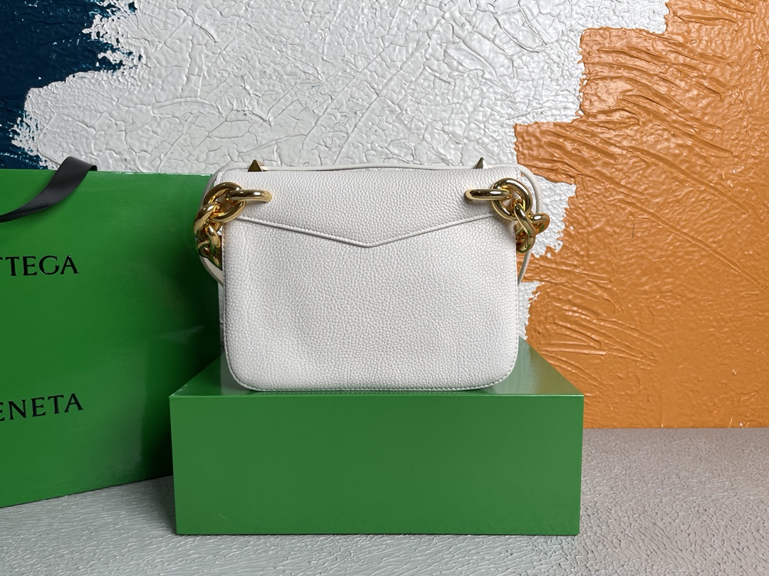 B0tt*ga Ven*ta Mount White, For Women, Women’s Bags 8.3in/21cm 667399V12M09009