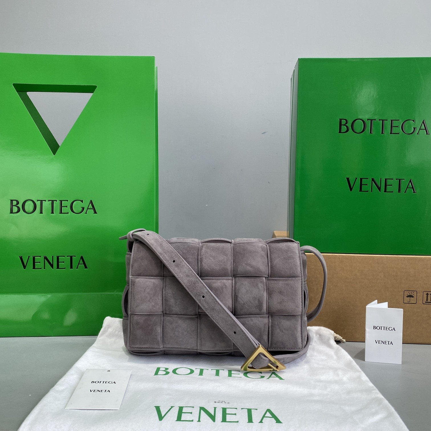B0tt*ga Ven*ta Padded Cassette Gray, For Women, Women’s Bags 10.2in/26cm