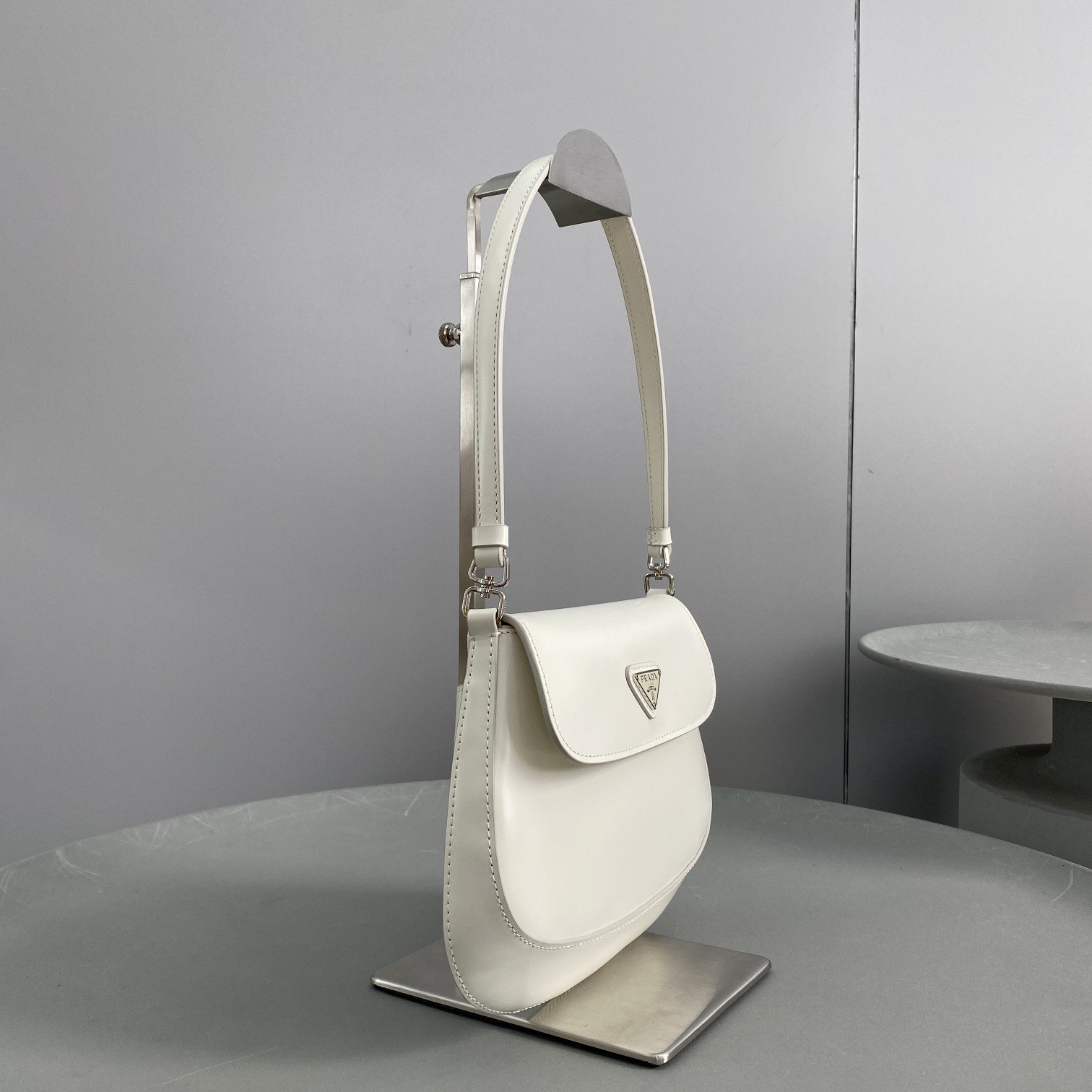 [True-to-ORIGINAL] Pra*a Cleo Brushed Shoulder Bag With Flap White For Women, Women’s Bags 8.6in/22cm 1BD311_ZO6_F0009_V_OOO