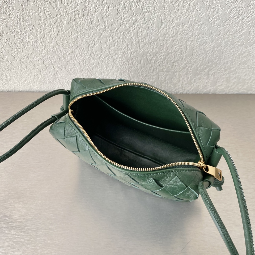 B0tt*ga Ven*ta Mini Loop Camera Bag Dark Green, For Women, Women’s Bags 6.7in/17cm