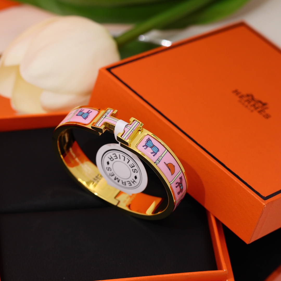 H**me5 Bracelet