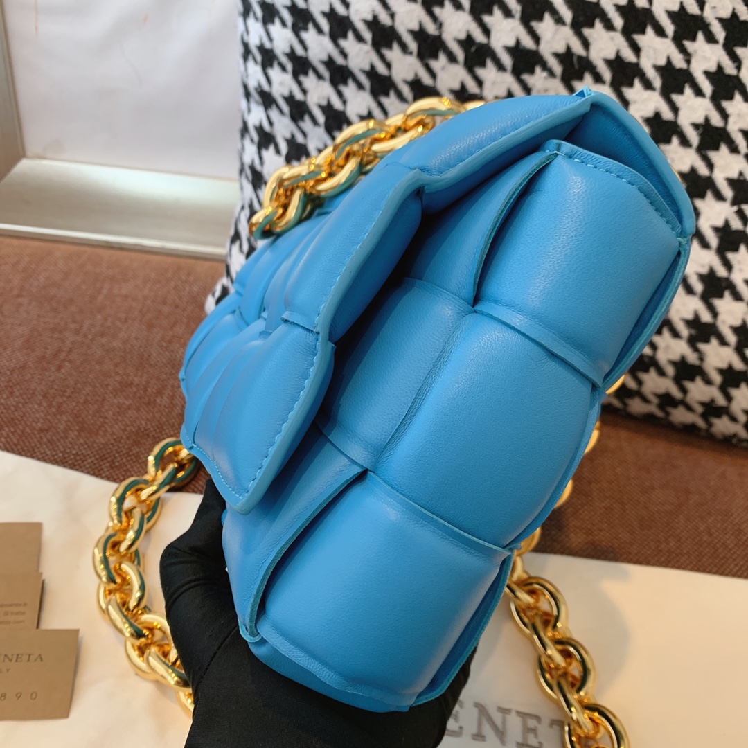 B0tt*ga Ven*ta Chain Cassette Blue, For Women, Women’s Bags 10.2in/26cm