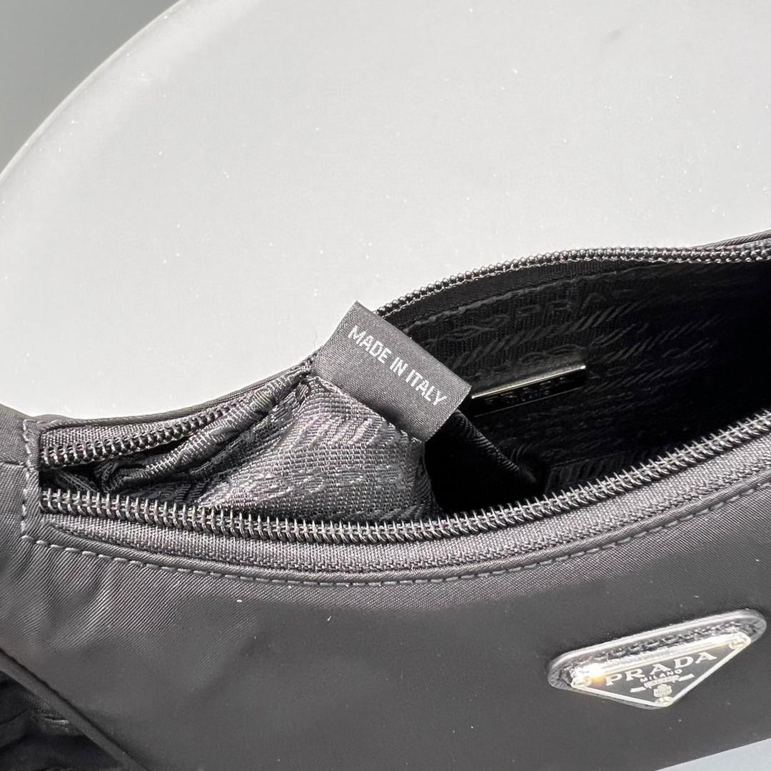 Pra*a Re-Nylon Re-Edition 2000 Mini-Bag Black For Women, Women’s Bags 8.6in/22cm 1NE515_RDH0_F0002