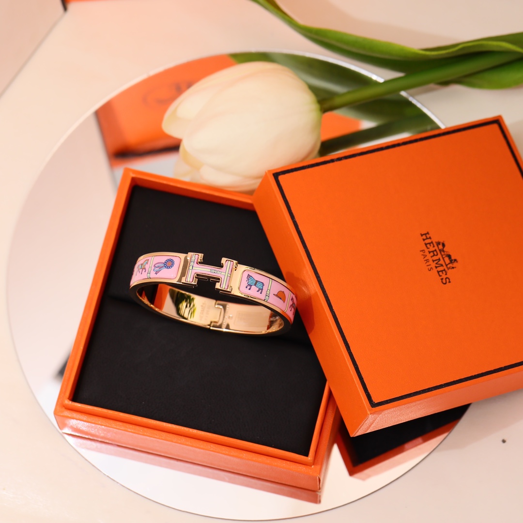 H**me5 Bracelet