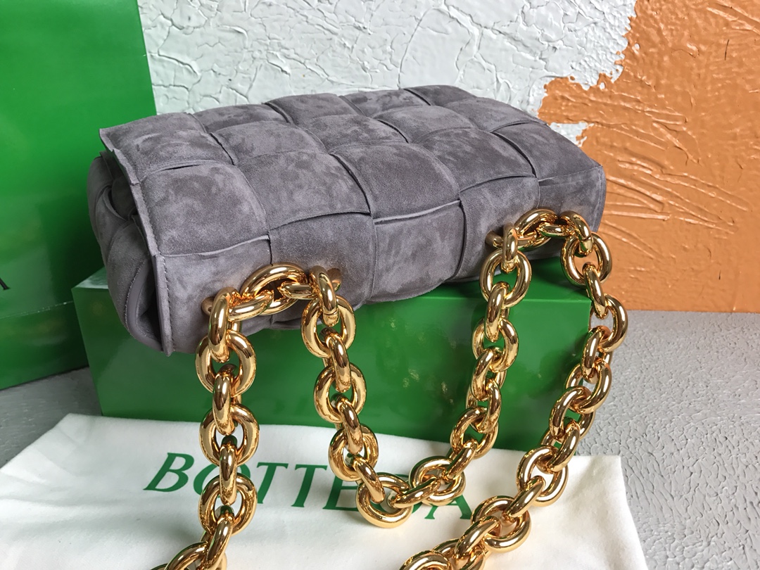 B0tt*ga Ven*ta Chain Cassette Gray, For Women, Women’s Bags 10.2in/26cm