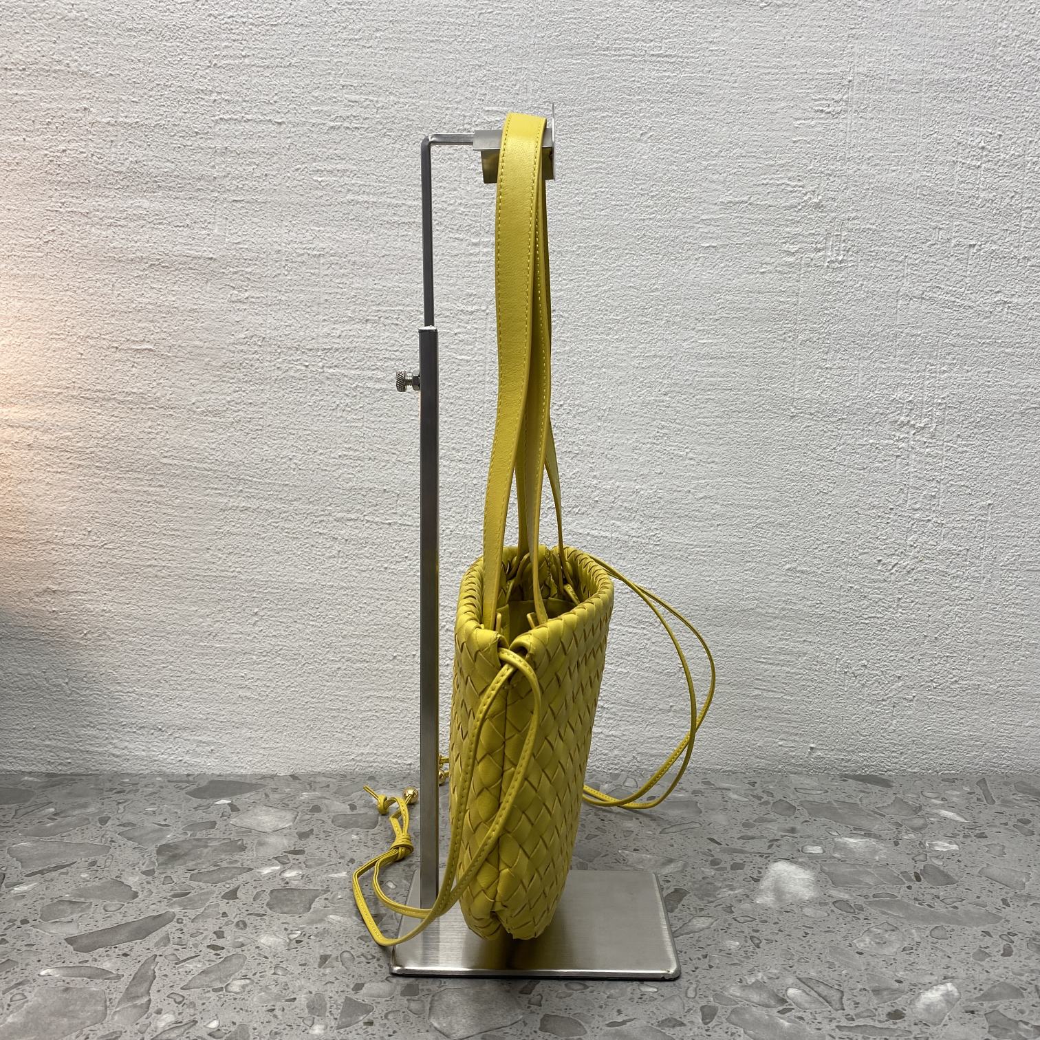 B0tt*ga Ven*ta Shoulder Bag Yellow, For Women, Women’s Bags 10.2in/26cm