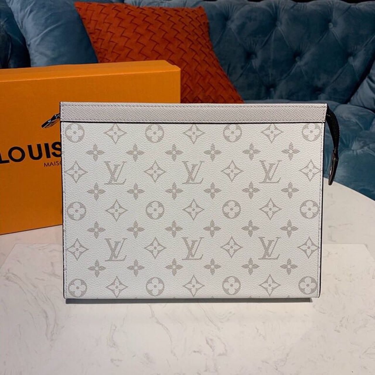 L0vis Vvtt0n Pochette Voyage MM Monogram Eclipse Canvas Silver For Men, Men’s Bags, Travel Bags 10.6in/27cm LV