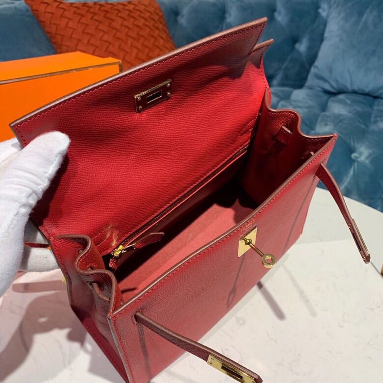 H**me5 Kelly Tomate For Women Gold Toned Hardware 10in/25cm