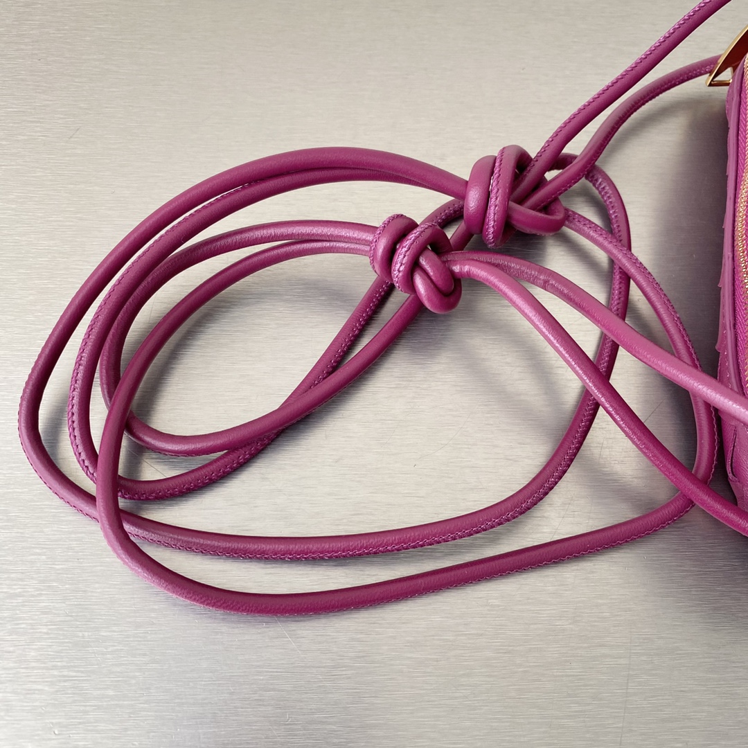 B0tt*ga Ven*ta Mini Loop Camera Bag Pink, For Women, Women’s Bags 6.7in/17cm