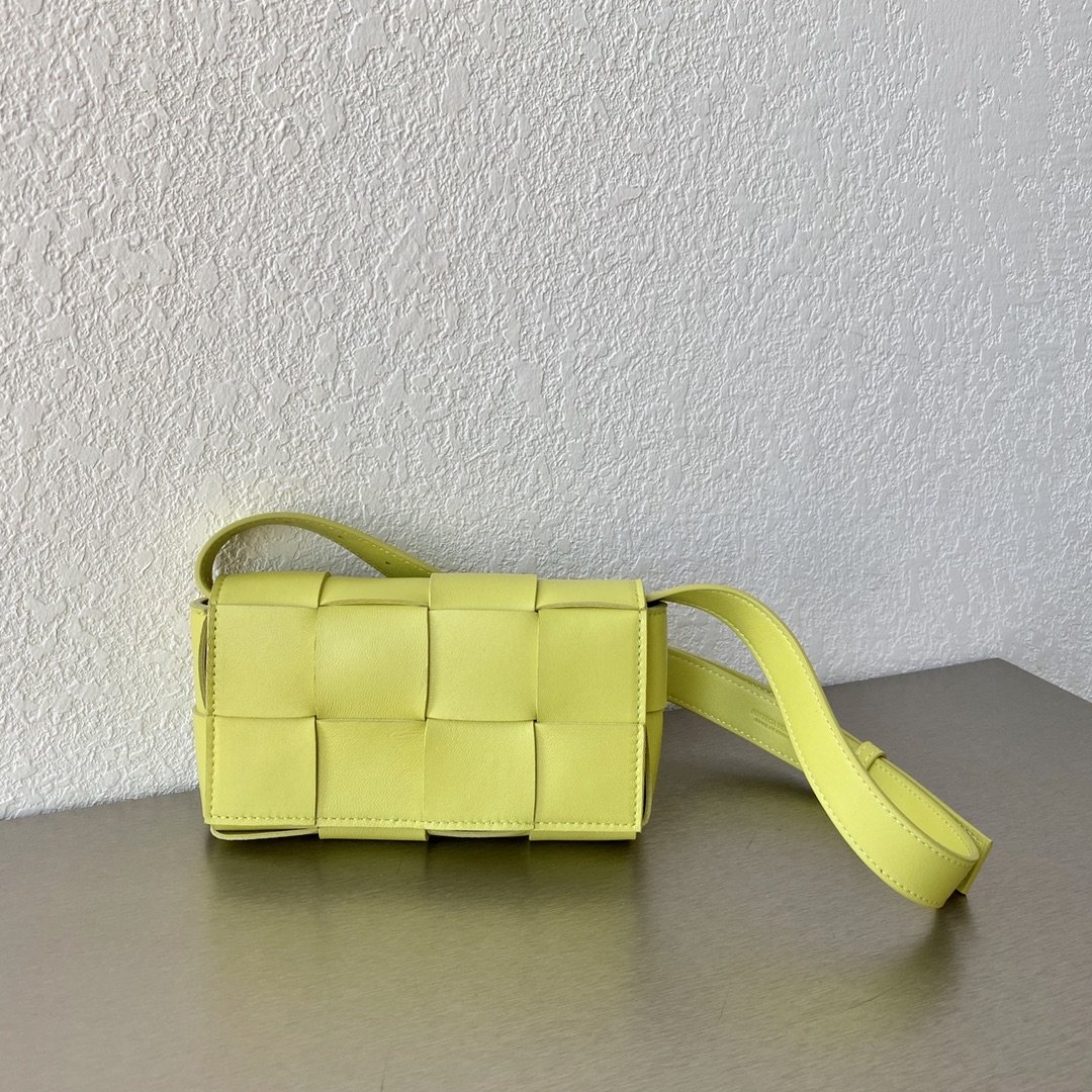 B0tt*ga Ven*ta Belt Cassette Acid Kiwi, For Women, Women’s Bags 7in/18cm 668572VMAY17301