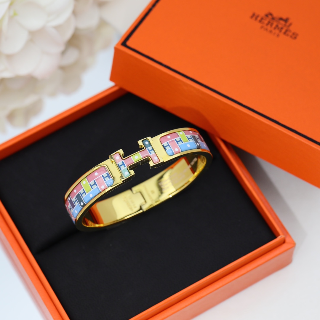H**me5 Bracelet