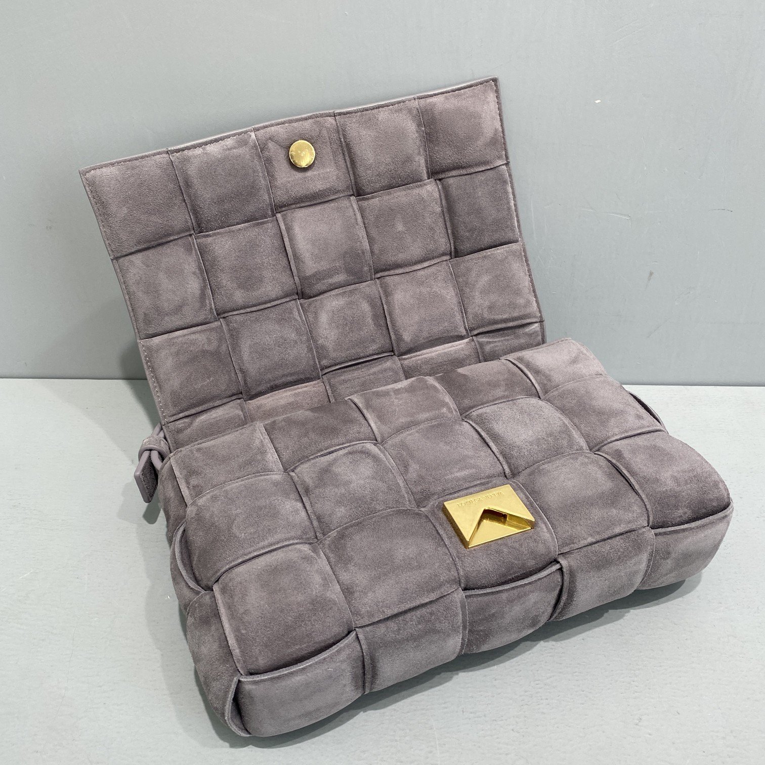 B0tt*ga Ven*ta Padded Cassette Gray, For Women, Women’s Bags 10.2in/26cm