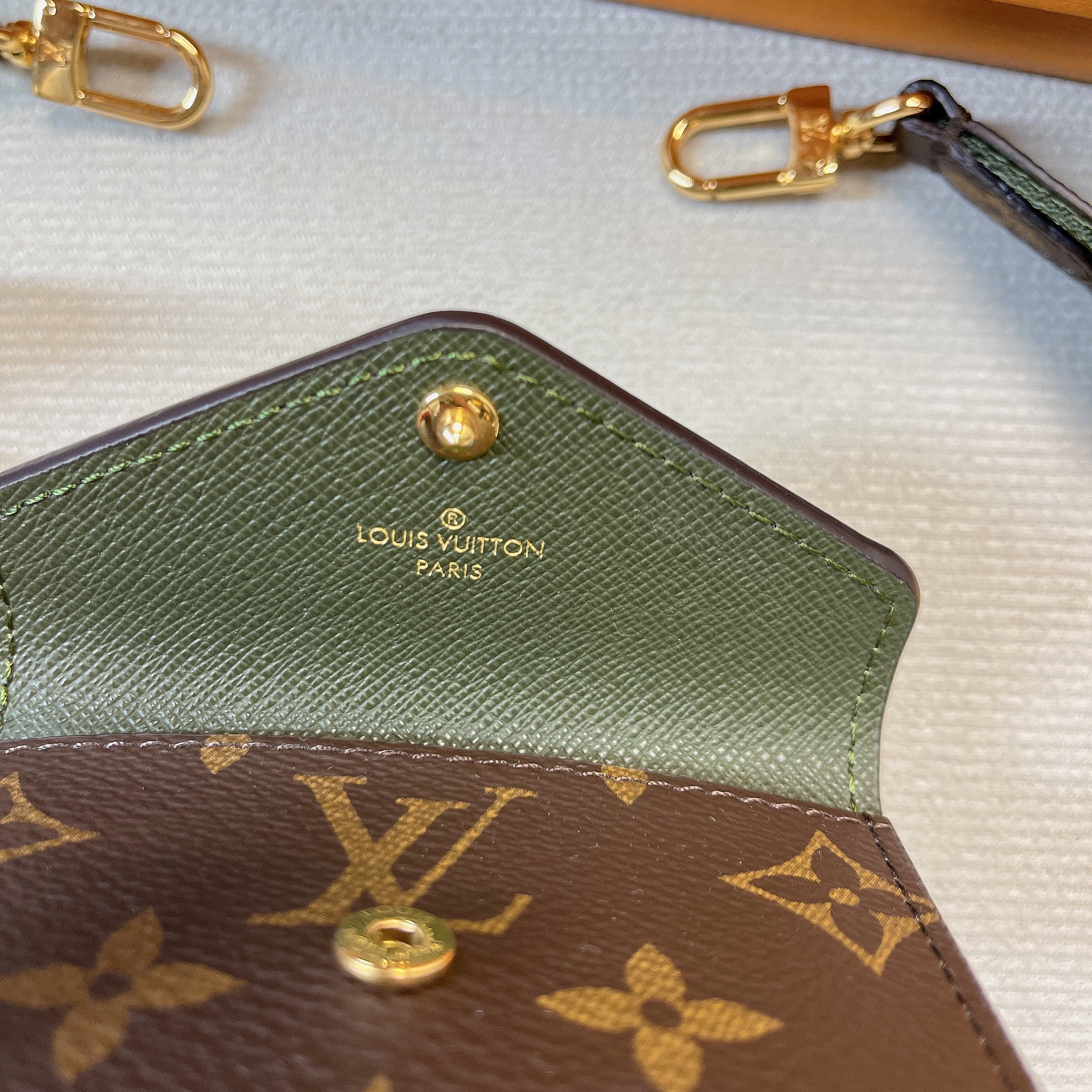 L0vis Vvtt0n Felicie Strap & Go Monogram Canvas Khaki Green For Women, Women’s Wallets 6.7in/17cm LV M80091