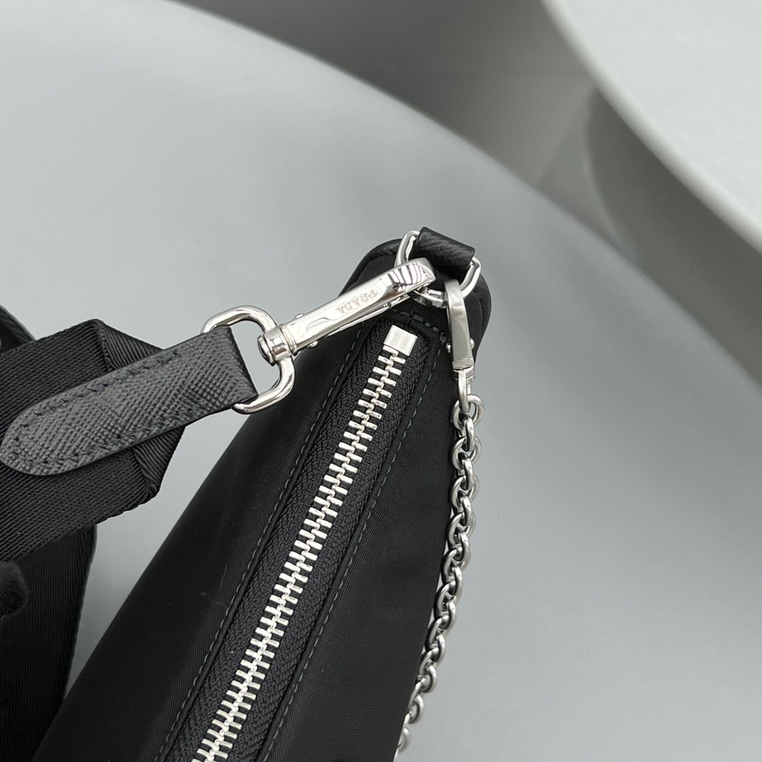 Pra*a Re-Edition 2005 Saffiano Shoulder Bag Black Silver Hardware For Women, Women’s Bags 9.4in/24cm