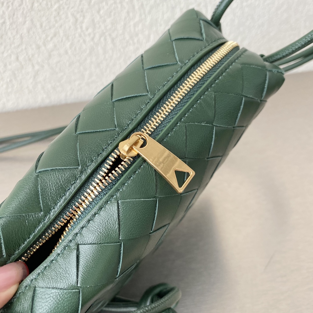 B0tt*ga Ven*ta Mini Loop Camera Bag Dark Green, For Women, Women’s Bags 6.7in/17cm