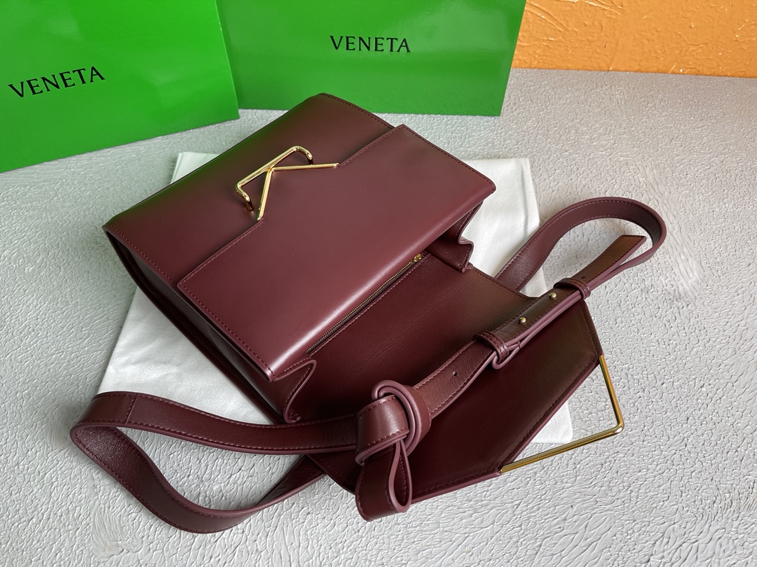 B0tt*ga Ven*ta Clip Bag Purple, For Women, Women’s Bags 9in/23cm