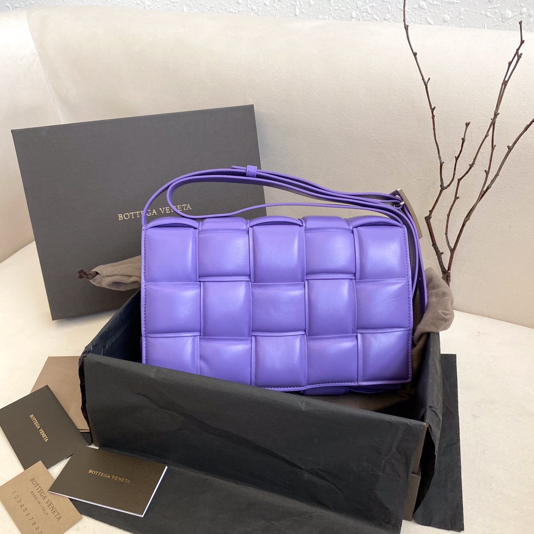 B0tt*ga Ven*ta Padded Cassette Bag For Women 10.2in/26cm In Violet