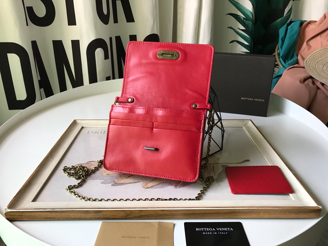 B0tt*ga Ven*ta Crossbody Red, For Women, Women’s Bags 6.9in/17.5cm