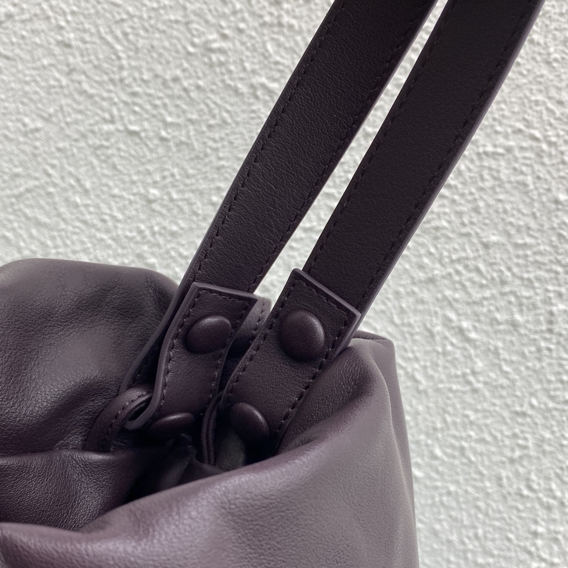B0tt*ga Ven*ta Medium Pouch Purple, For Women, Women’s Bags 15.7in/40cm