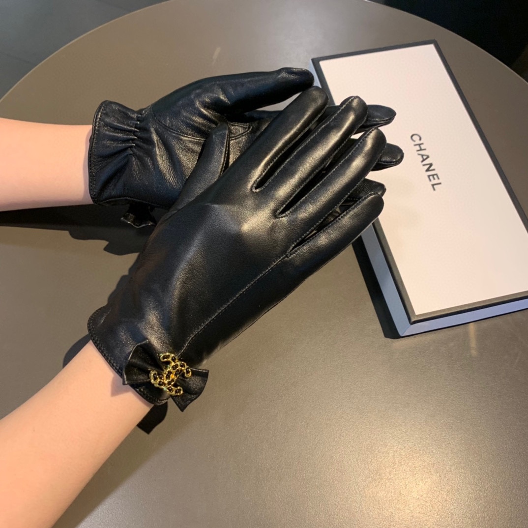 Ch**el Gloves In Black
