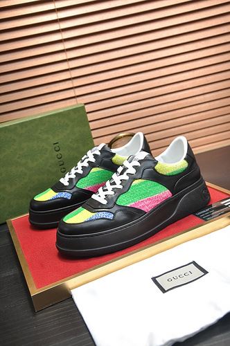 Gvc*1 Men’s Sneaker With Multicolored Stripes Black For Men ‎669582