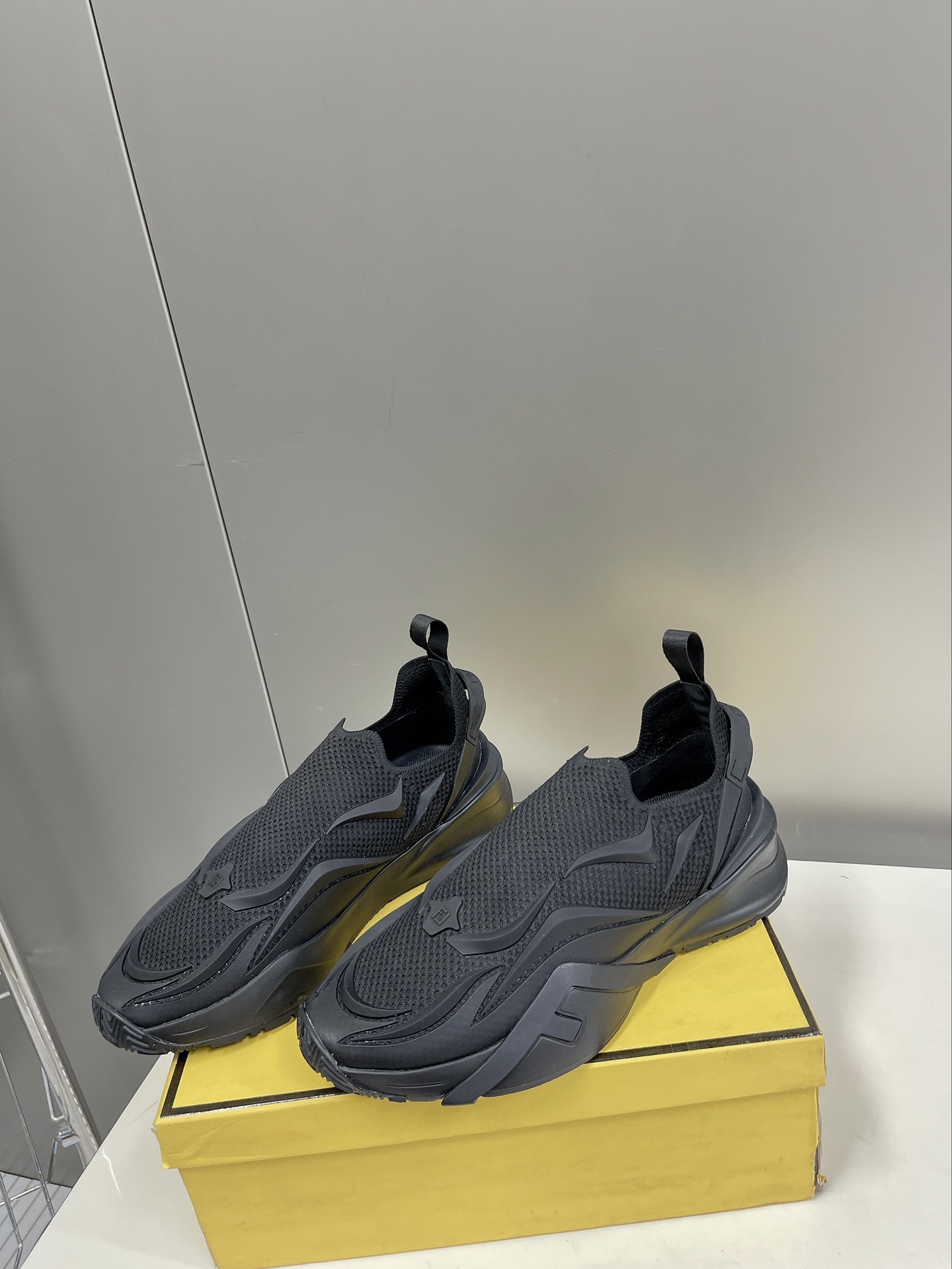 F**di Low Trainers Sneakers Black For Women 23214332