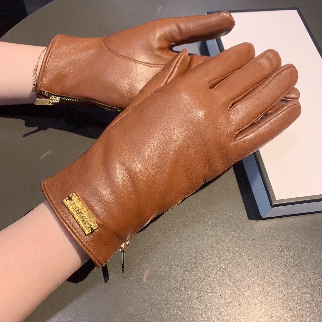 Ch**el Gloves In Brown