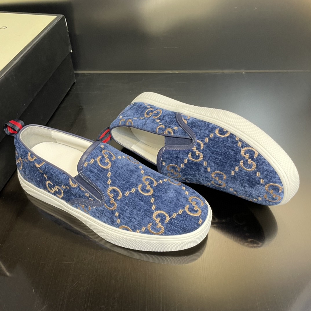 Gvc*1 Men’s GG Svp*me Slip-on Sneaker Light Blue For Men 407362