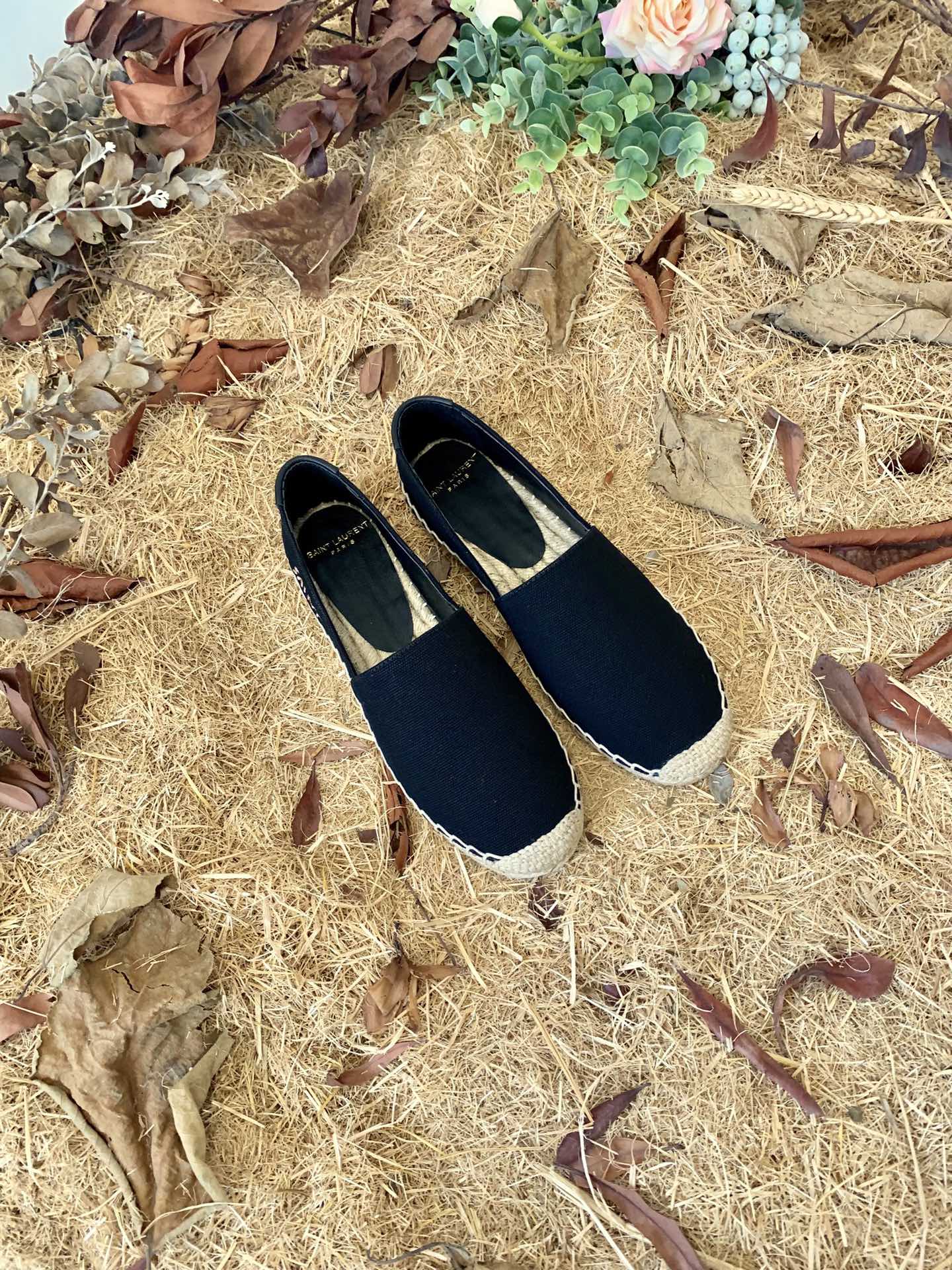 Sa1nt Lau*nt Women’s Sa1nt Lau*nt Embroidered Espadrilles Black For Women Y51