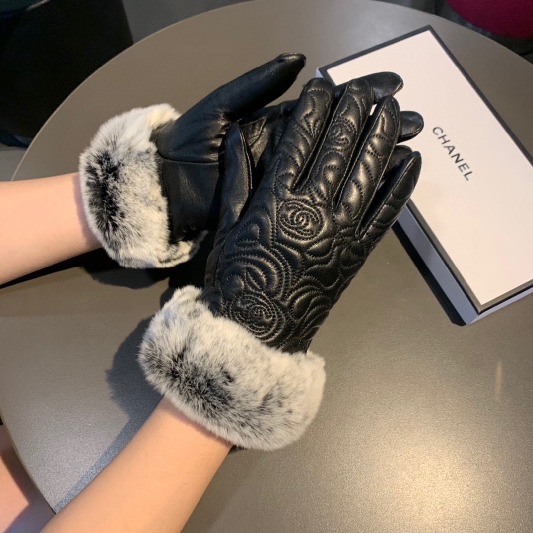 Ch**el Gloves In Black