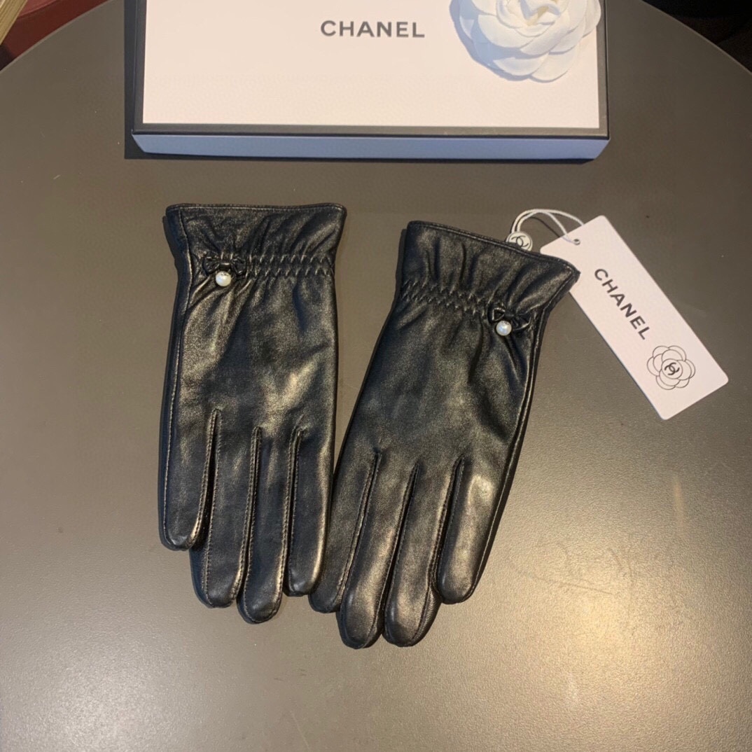 Ch**el Gloves In Black