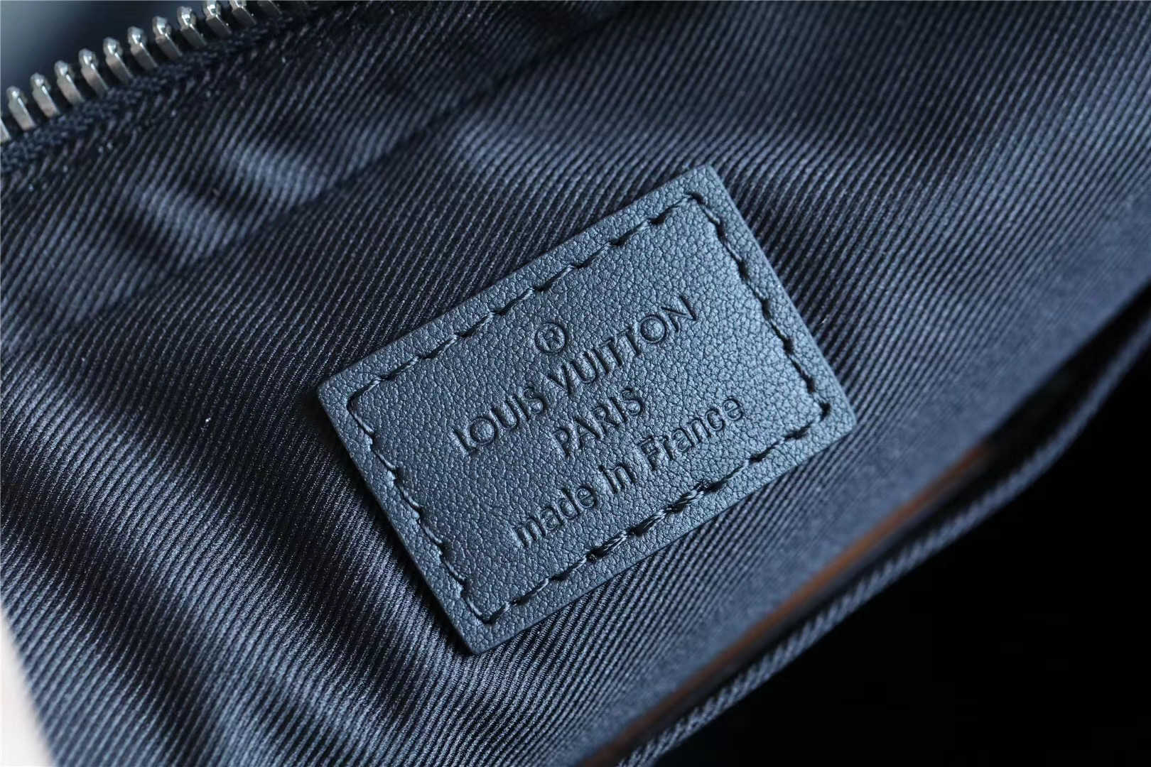 L0vis Vvtt0n Trio Messenger Monogram Eclipse and Monogram Eclipse Reverse For Men, Men’s Bags, Shoulder And Crossbody Bags 9.5in/25cm LV M69443