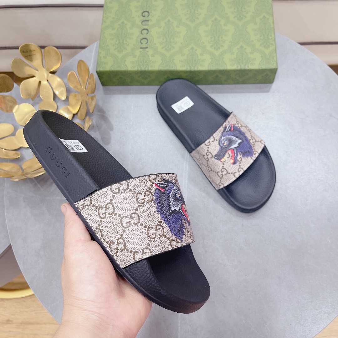 Gvc*1 Women’s Gvc*1 Svp*me Slides With Wolf Black And Gray For Women 408508