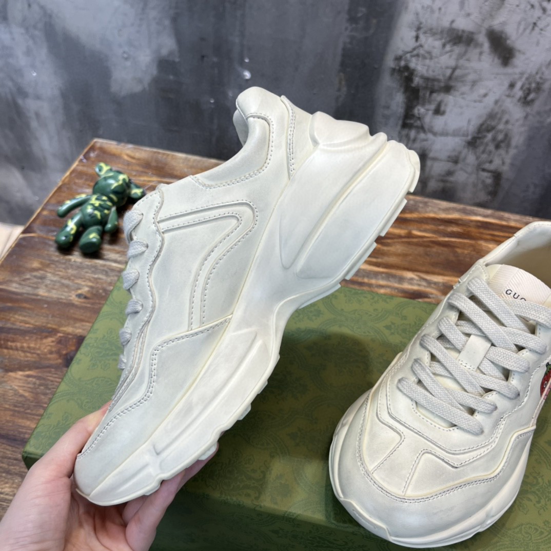 Gvc*1 Men’s Rhyton Sneaker With Strawberry Print Ivory White For Men ‎‎703814 DRW00 9522