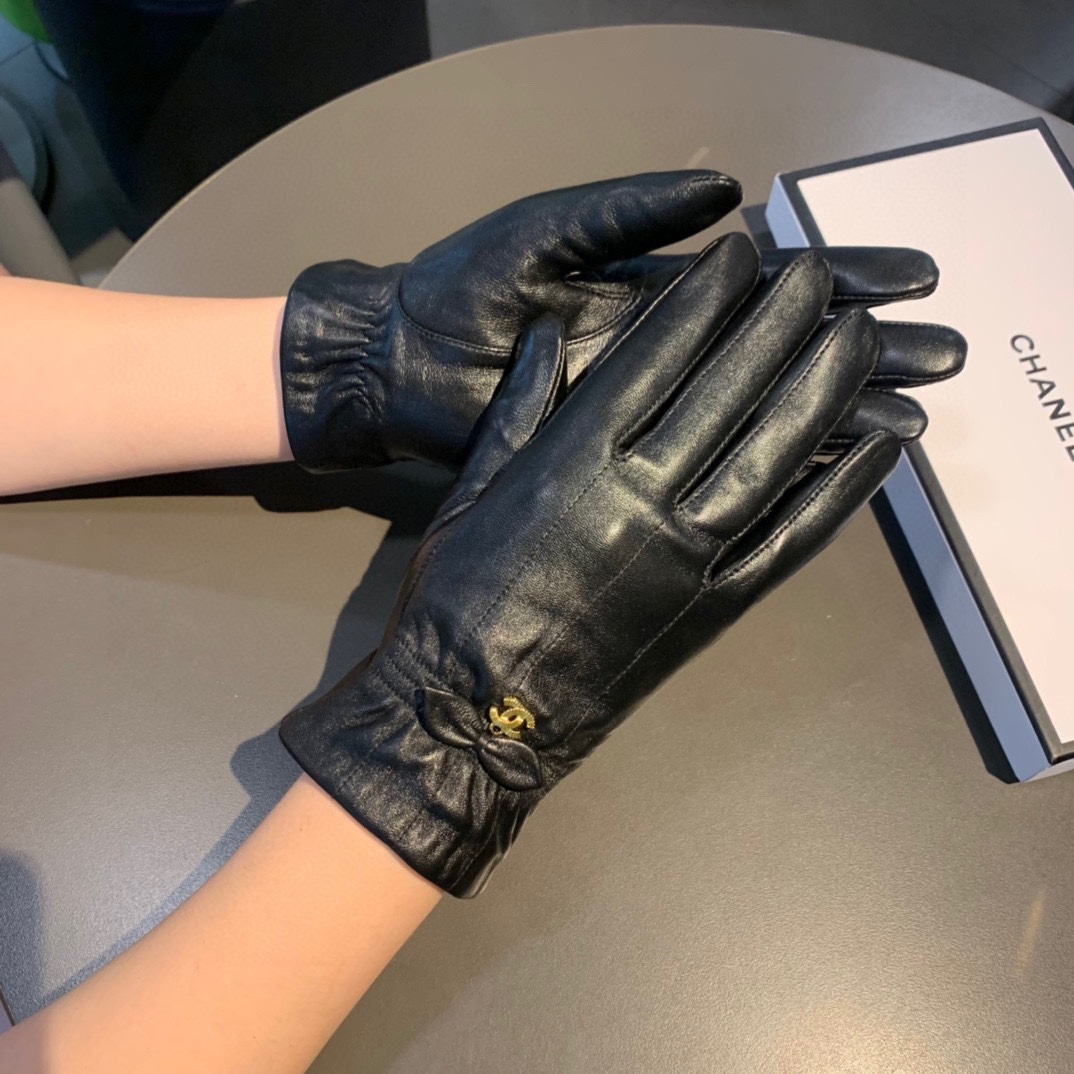 Ch**el Gloves In Black