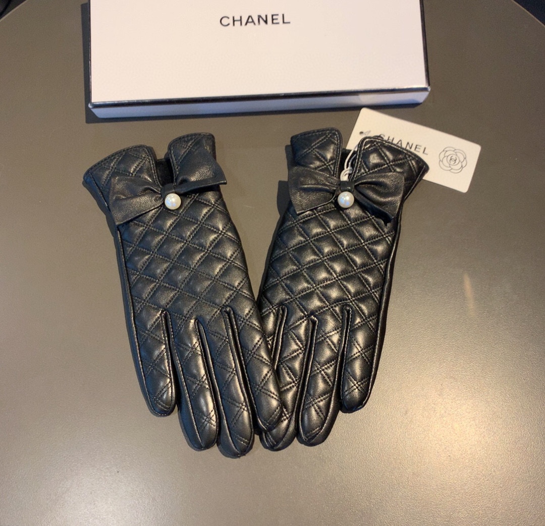 Ch**el Gloves In Black