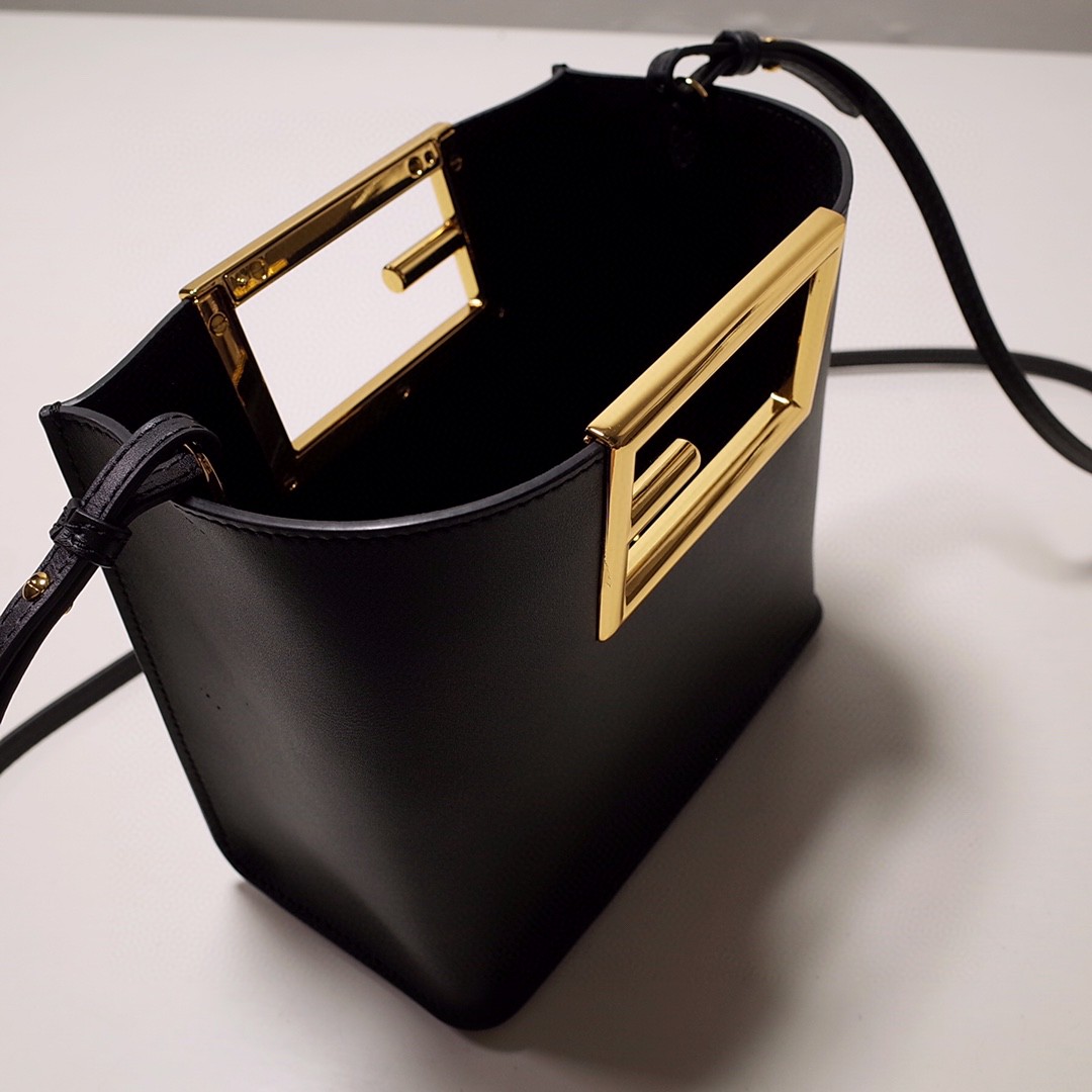 F**di Way Small Black Bag For Woman 20cm/8in 8BS054AAIWF0KUR
