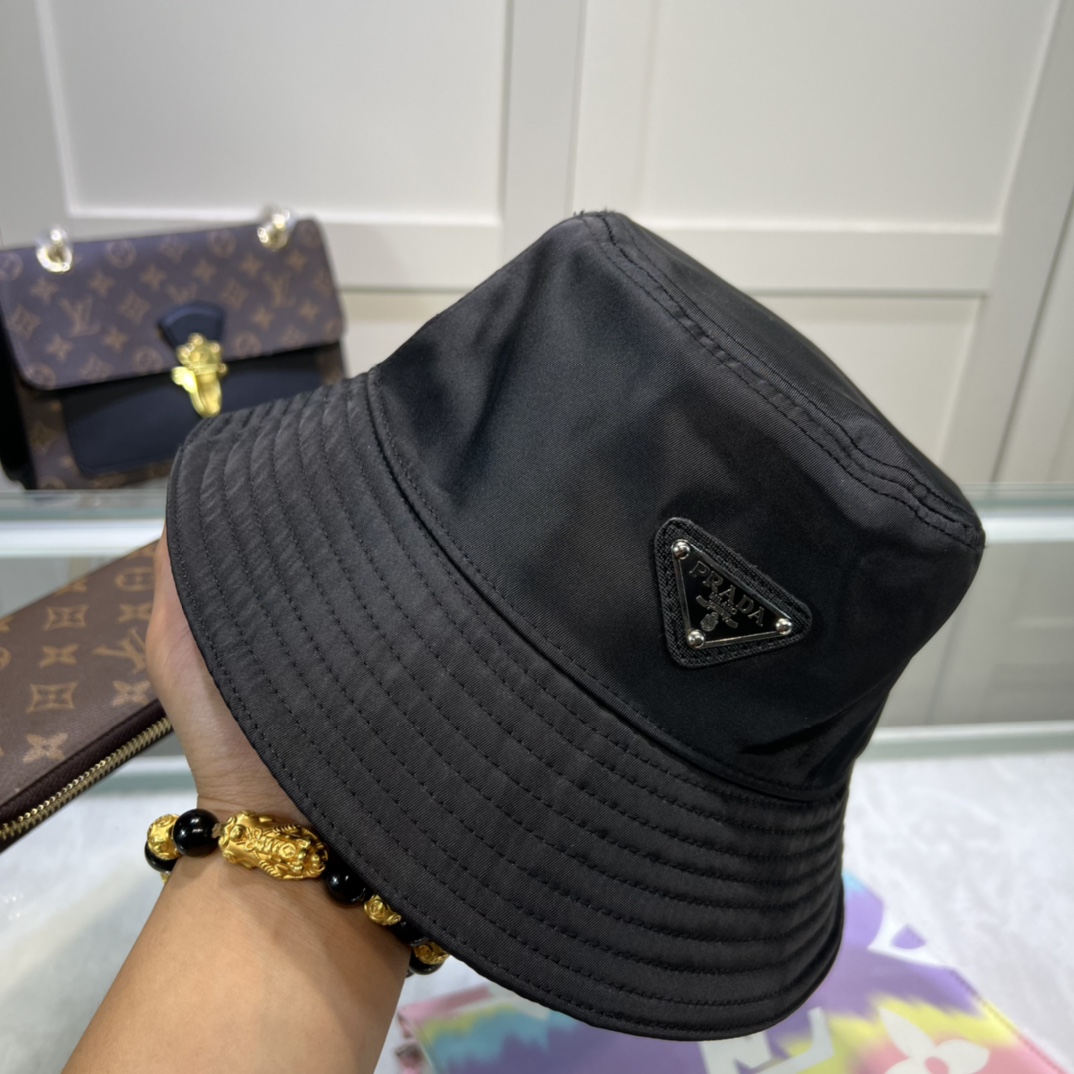 Pra*a Re-Nylon Bucket Hat Black Pra*a Hat 1HC137_2DMI_F0002