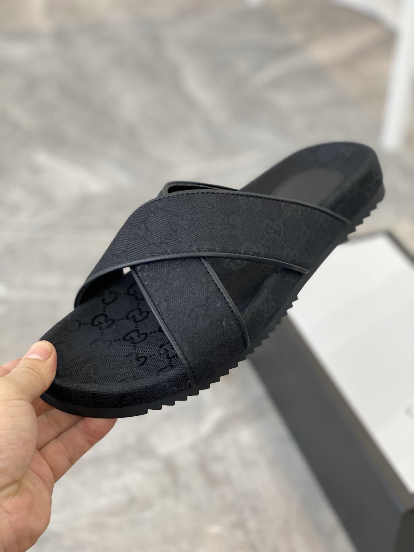 Gvc*1 Men’s GG Crisscross Slide Sandals Black For Men 429362