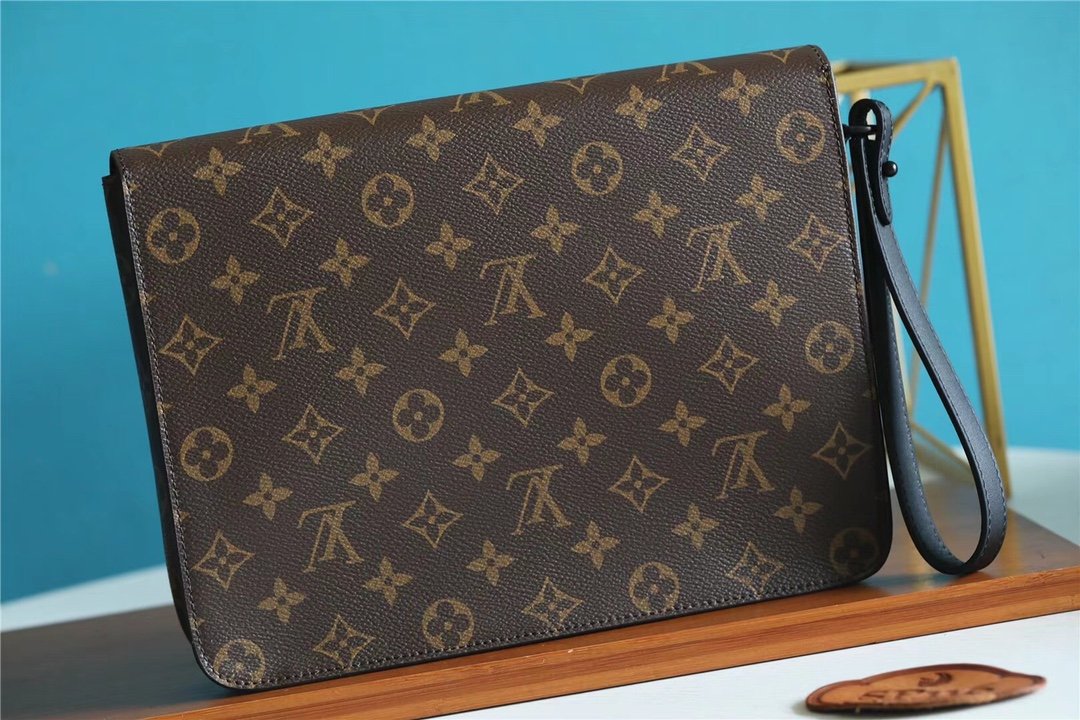 L0vis Vvtt0n S Lock A4 Pouch Monogram Macassar Canvas For Men, Men’s Bags, Shoulder And Crossbody Bags 10.6in/27cm LV M80560
