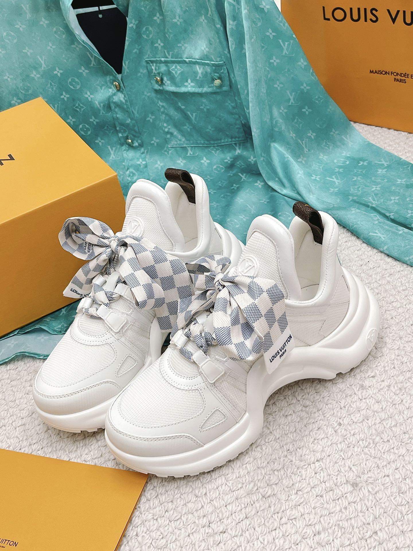 L0vis Vvtt0n Women’s LV Archlight Sneaker White For Women LV