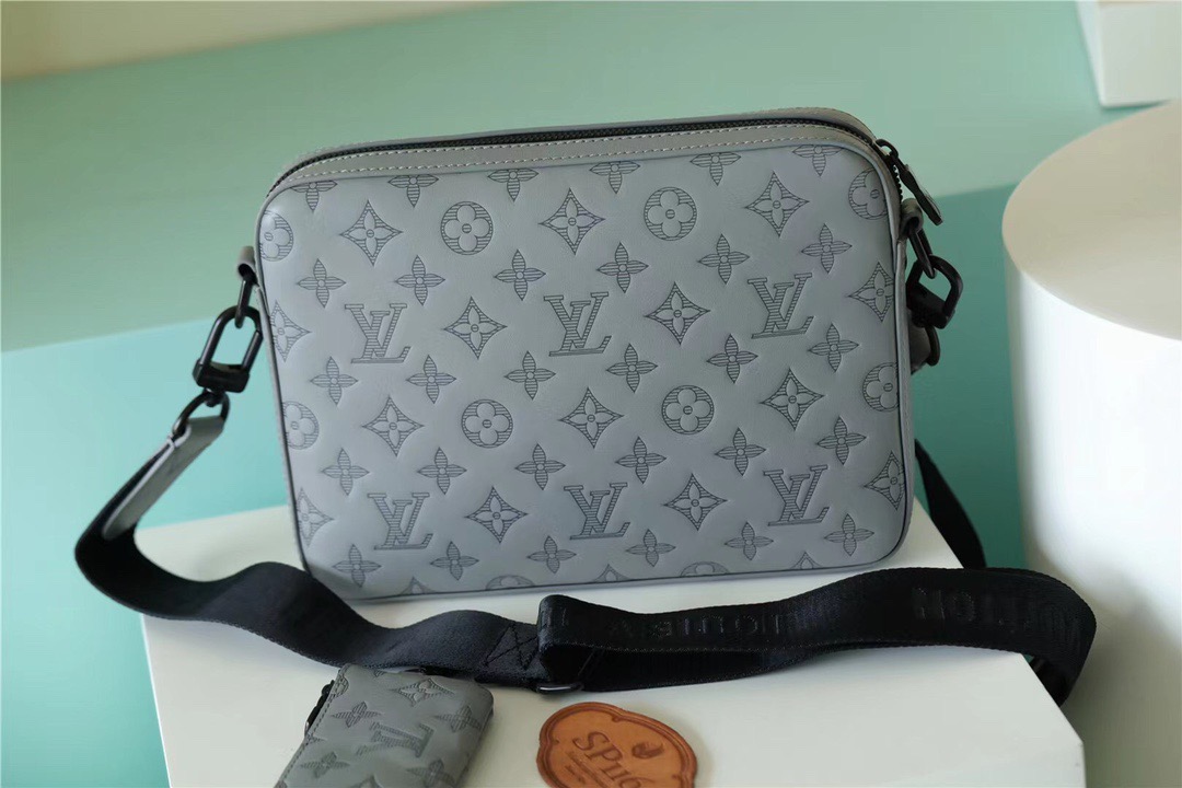 L0vis Vvtt0n Duo Messenger Monogram Shadow Anthracite Gray For Men, Men’s Bags, Shoulder And Crossbody Bags 10.2in/26cm LV M46104