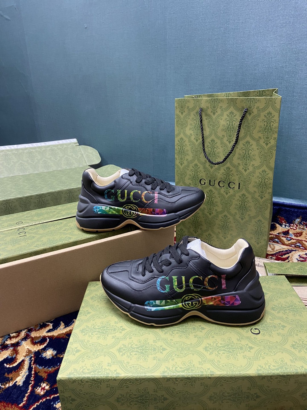 Gvc*1 Men’s Rhyton Sneakers With Iridescent Logo Black For Men 552851 DRW00 1000