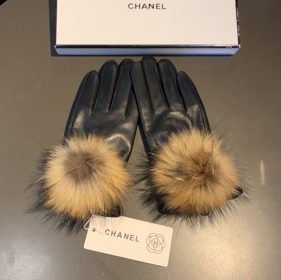 Ch**el Gloves In Black