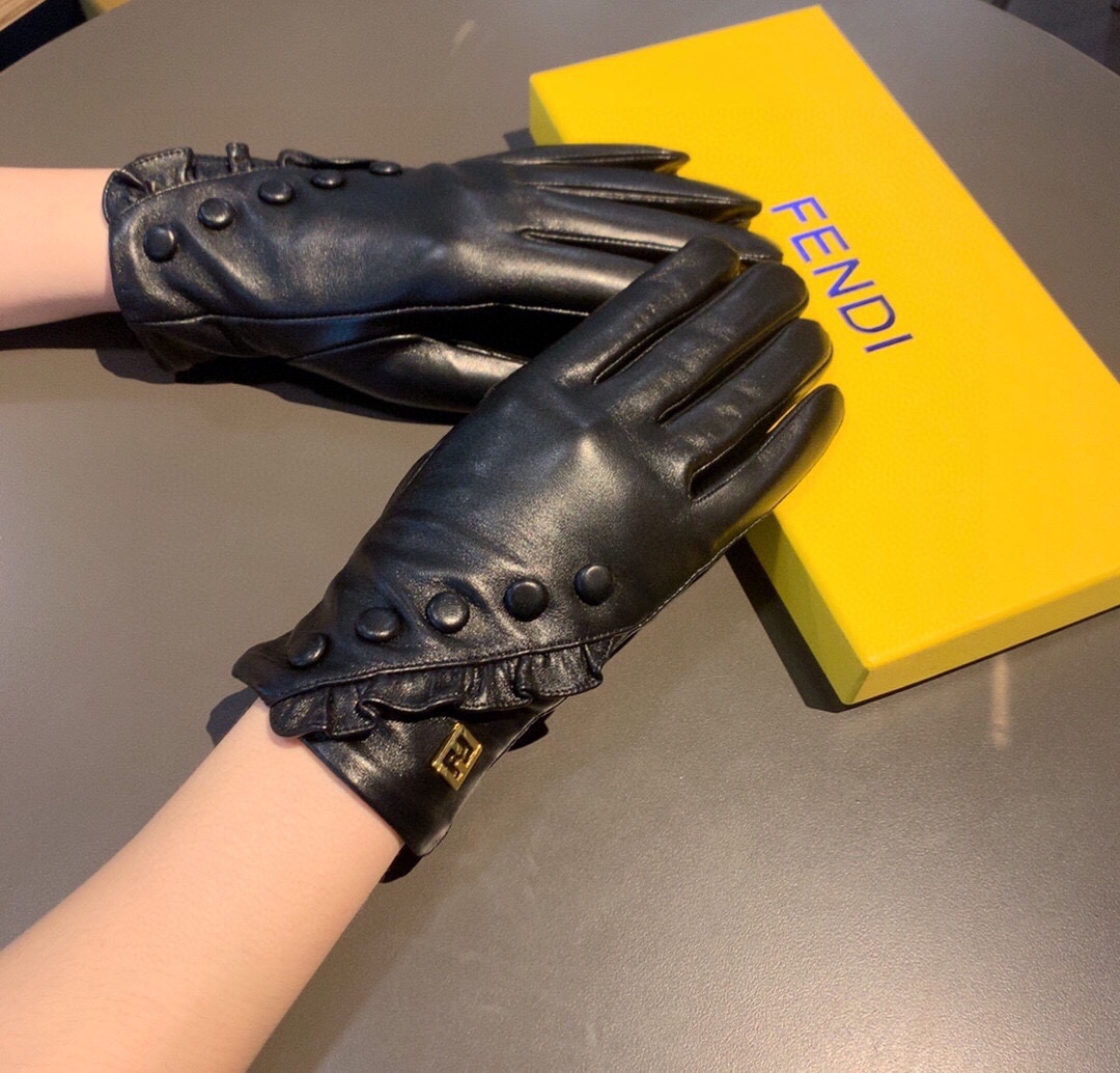 F**di Gloves In Black