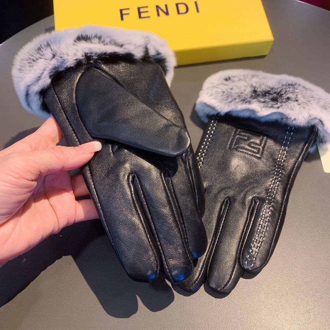 F**di Gloves In Black