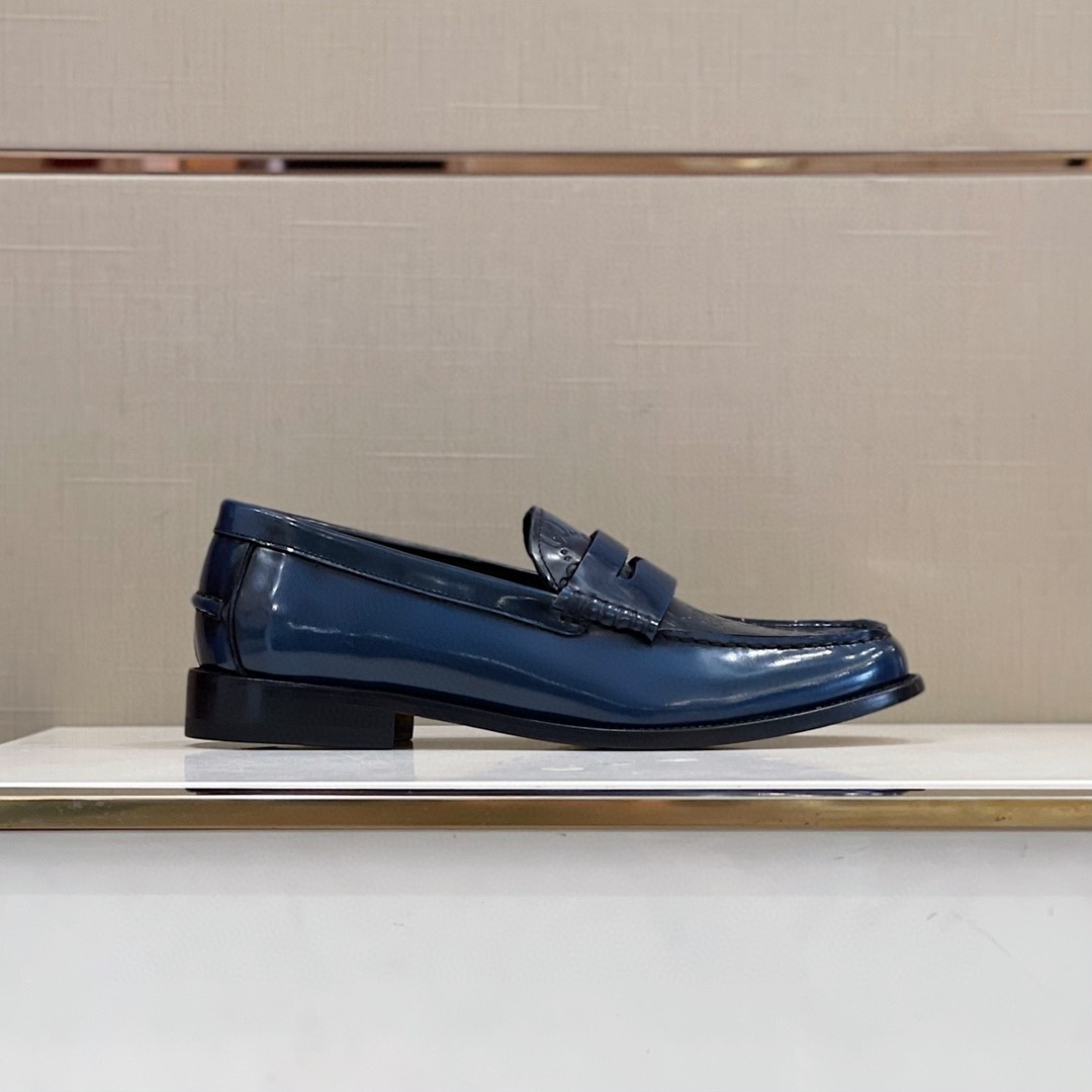 Gvc*1 Men’s GG Embossed Loafers Horsebit Blue For Men 699501