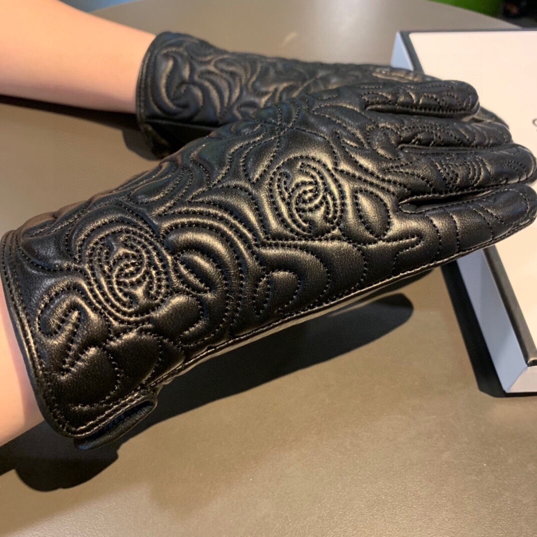 Ch**el Gloves In Black